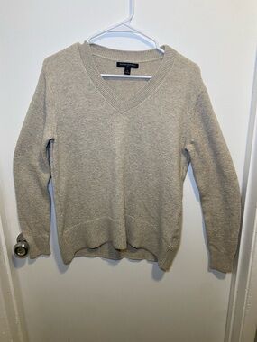 Banana Republic Light Beige V-Neck Sweater